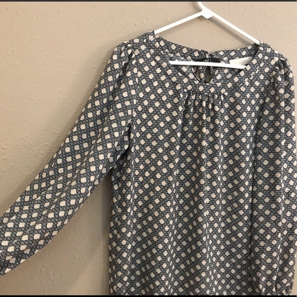 Gorgeous LOFT Blouse - Picture 8 of 9